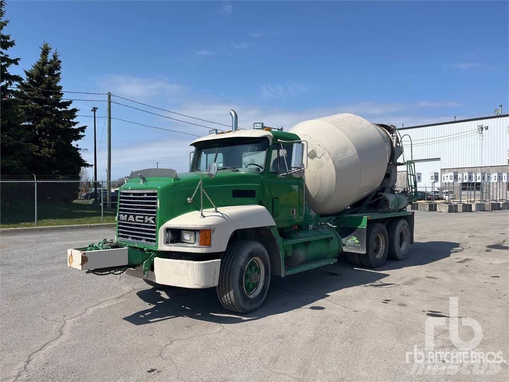 Mack CH613 Betonikuorma-autot