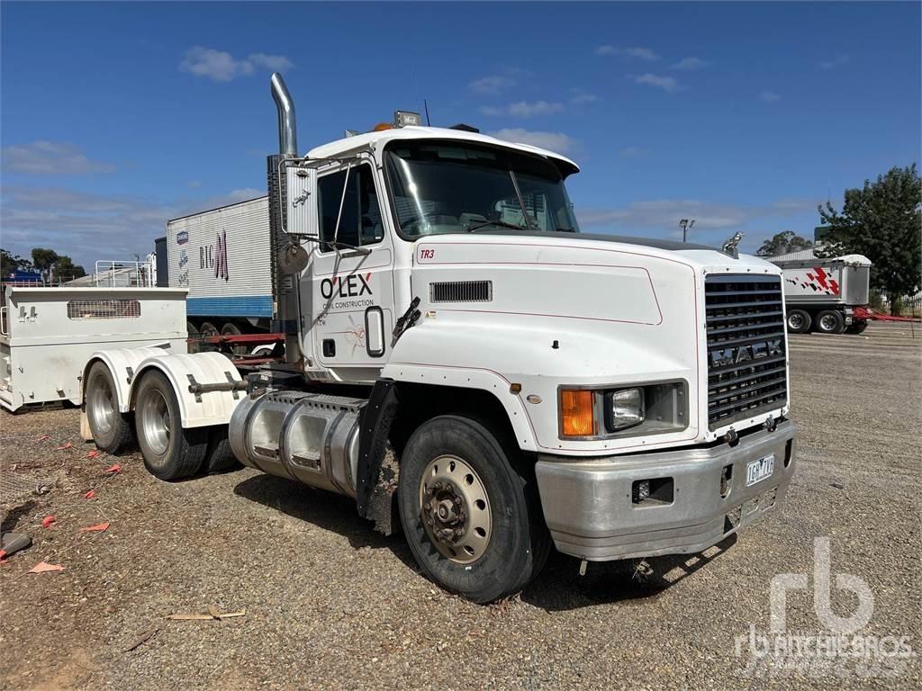 Mack CH688RST Vetopöytäautot