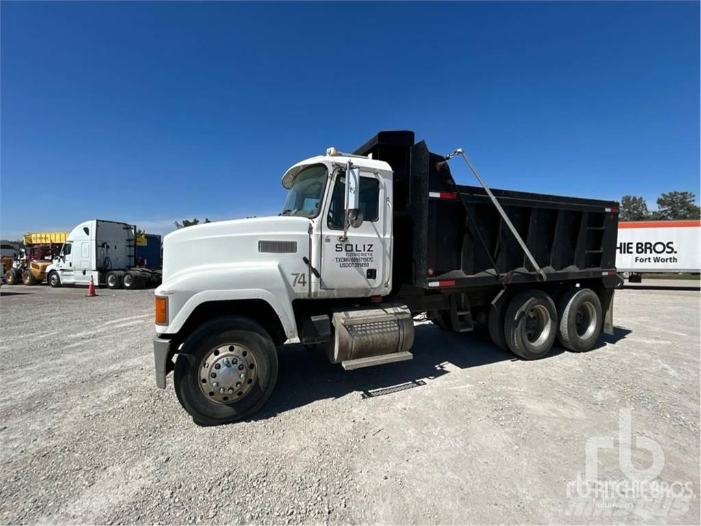 Mack CHN613 Sora- ja kippiautot