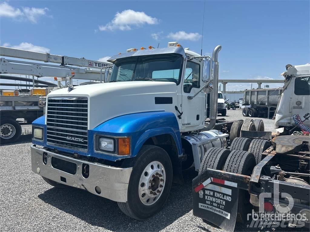 Mack CHU613 Kuorma-autoalustat
