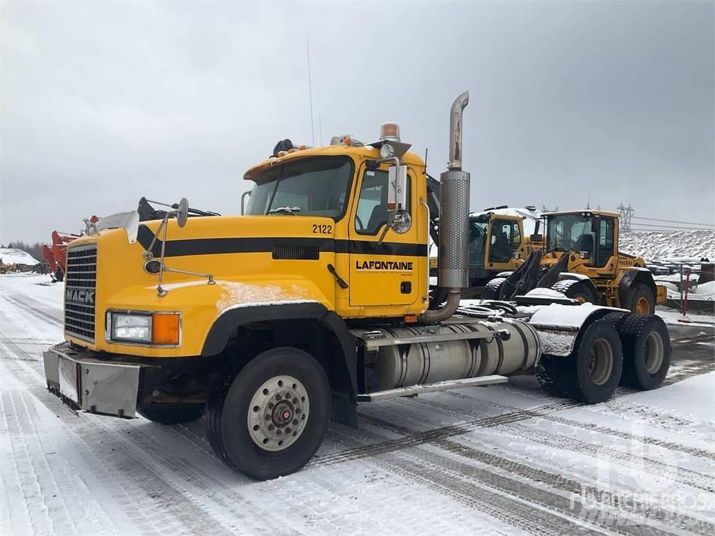 Mack CL733 Vetopöytäautot