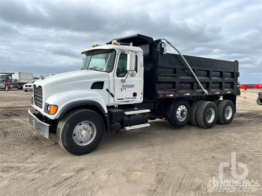 Mack CV713 Sora- ja kippiautot