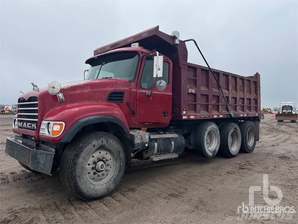 Mack CV713 Sora- ja kippiautot