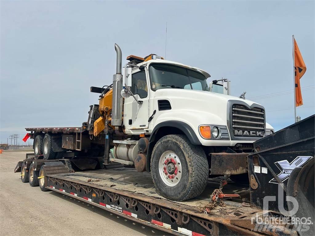 Mack CV713 Nosturiautot