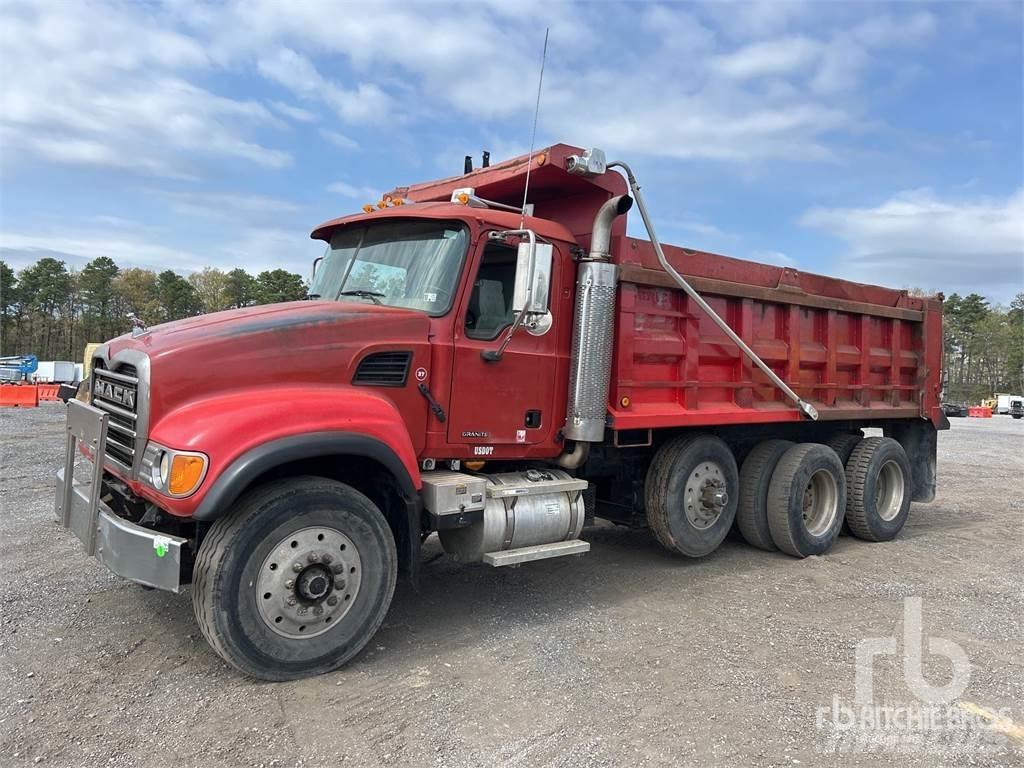 Mack CV713 Sora- ja kippiautot