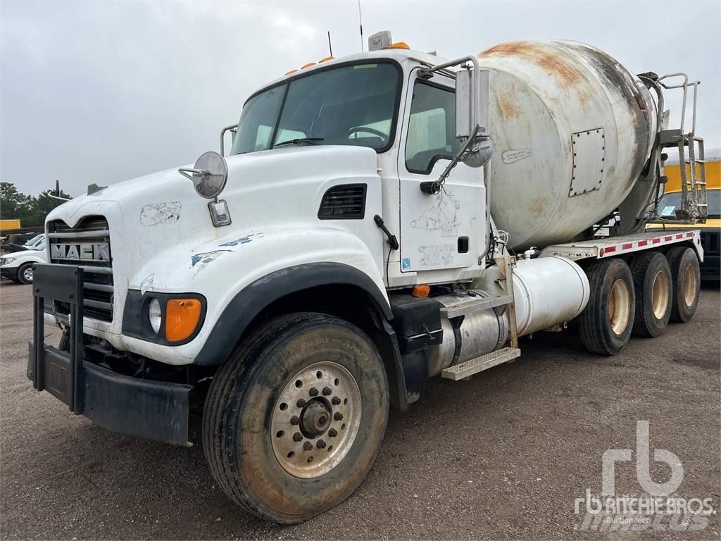 Mack CV713 Betonikuorma-autot