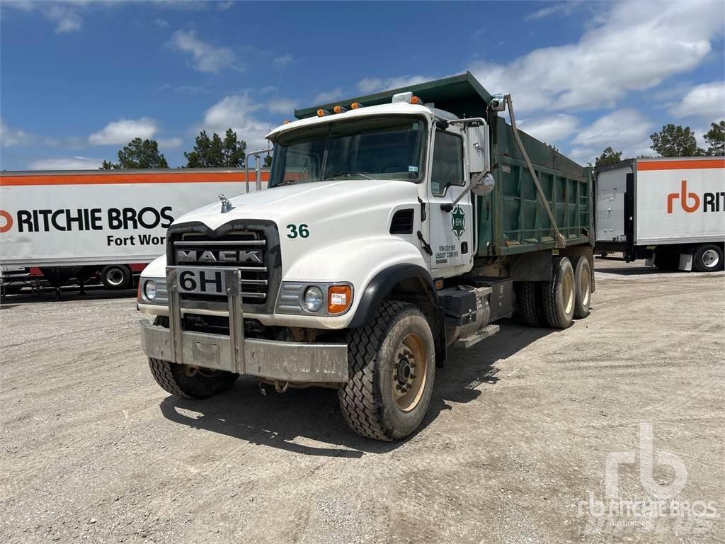 Mack CV713 Sora- ja kippiautot