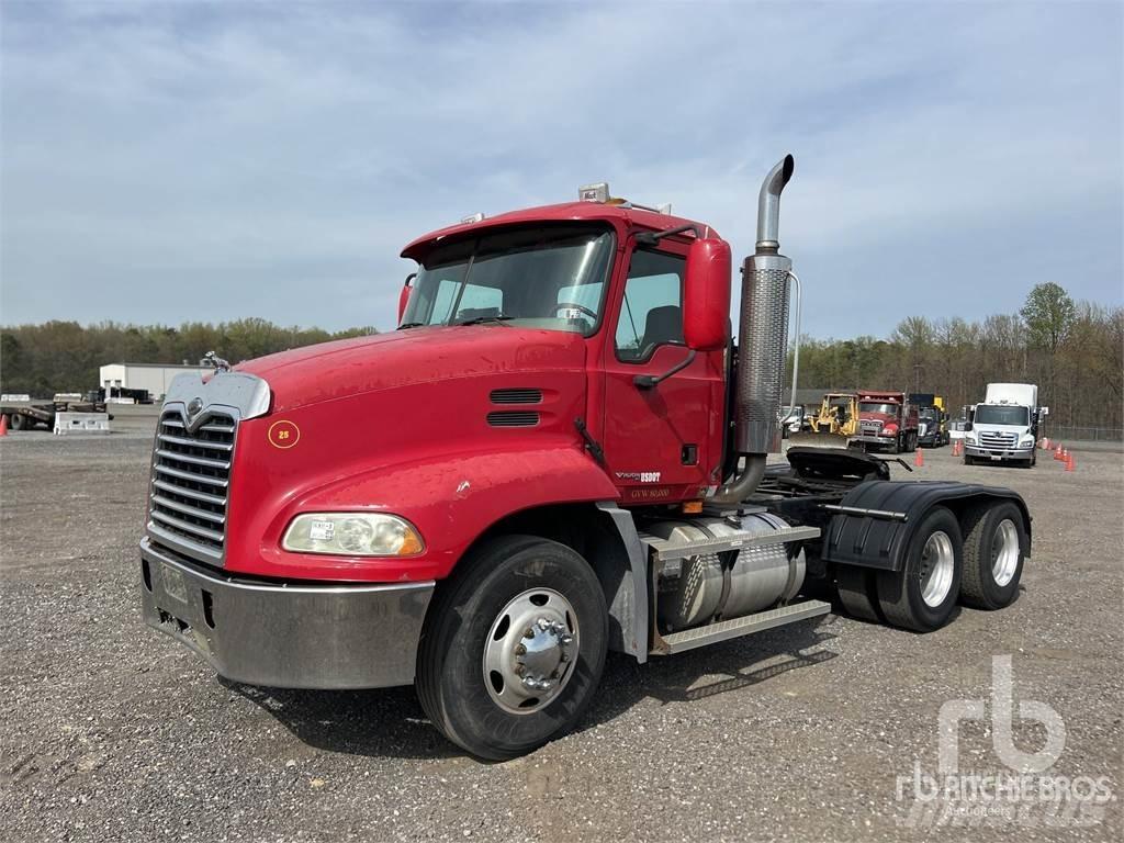 Mack CX613 Vetopöytäautot