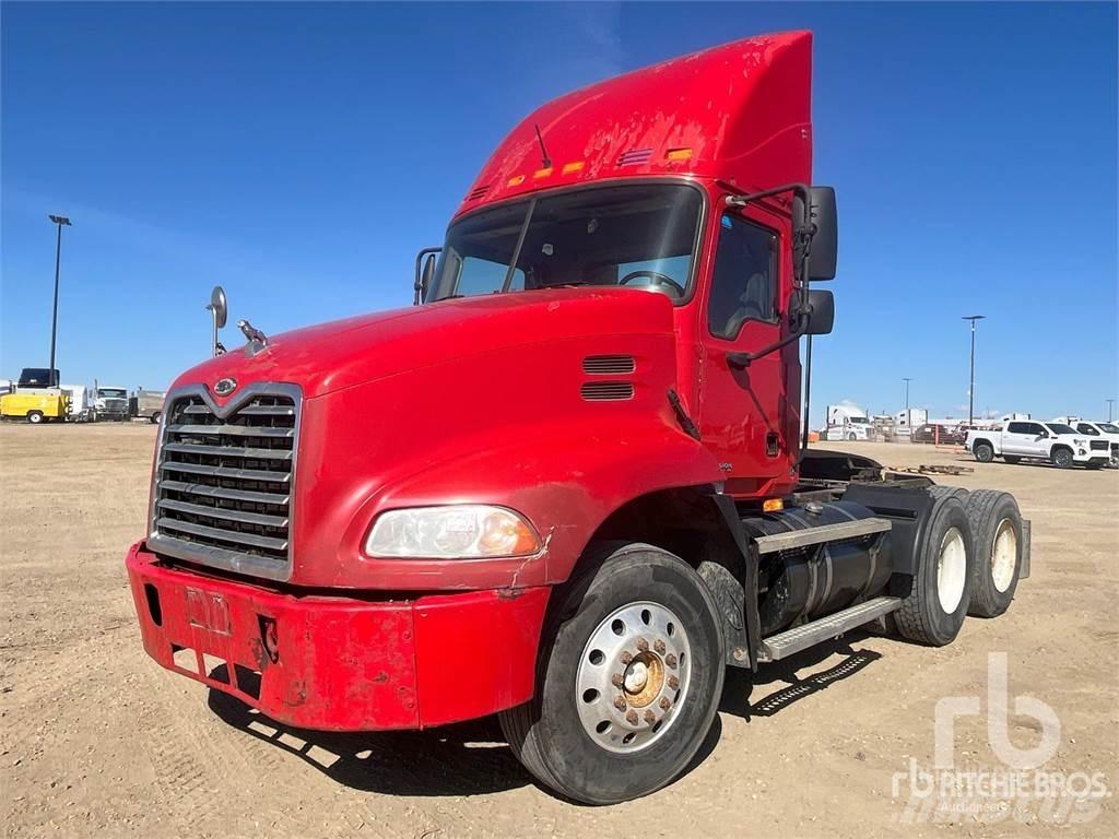 Mack CX613 Vetopöytäautot