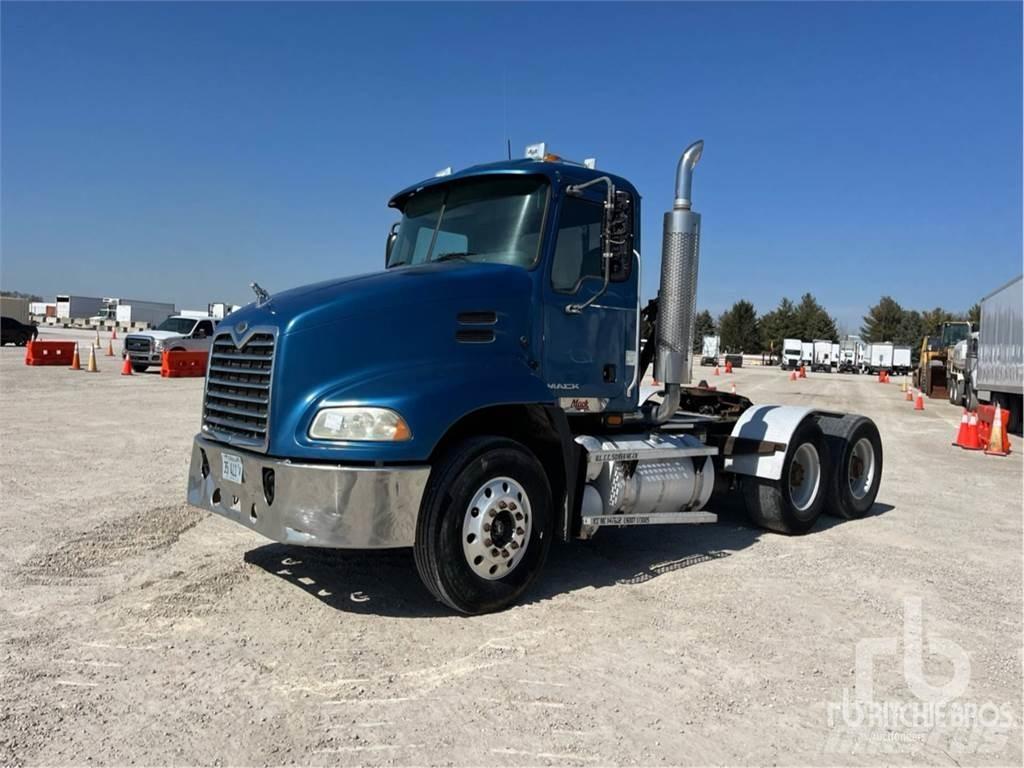 Mack CXP613 Vetopöytäautot