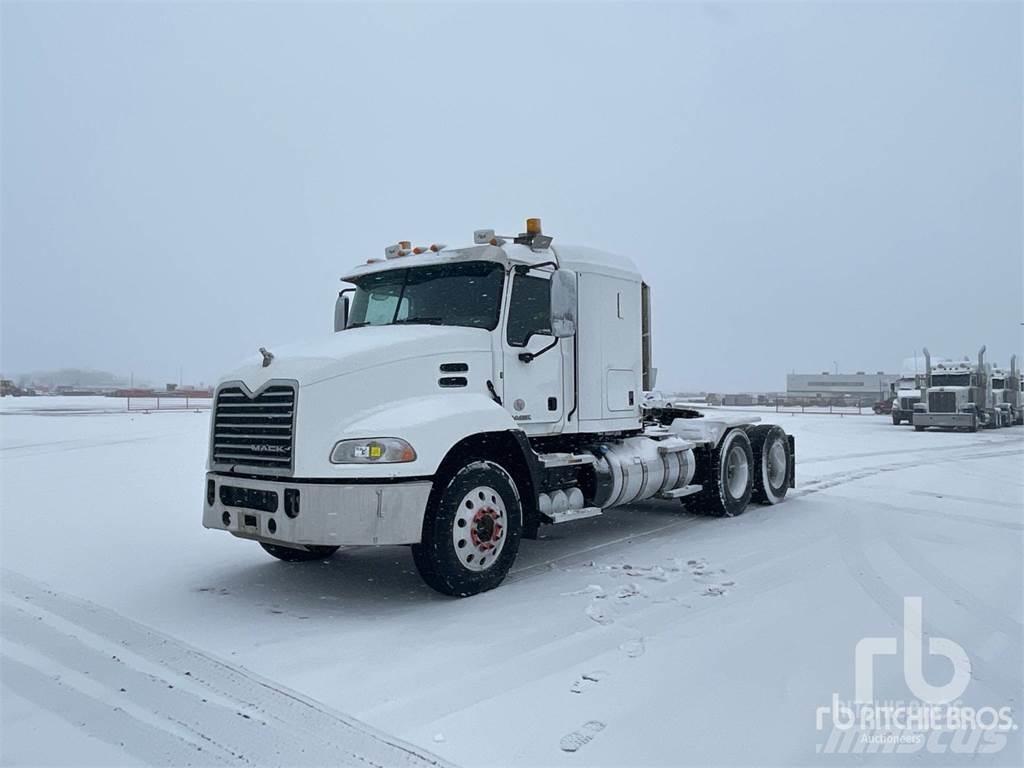 Mack CXU613 Vetopöytäautot