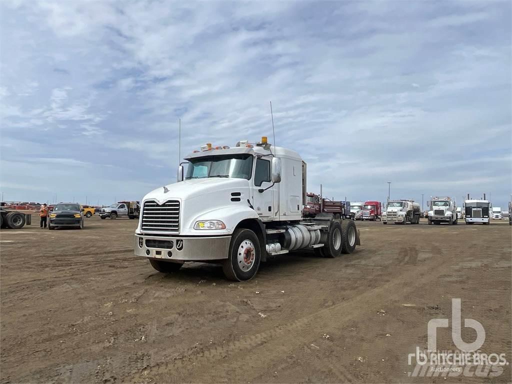 Mack CXU613 Vetopöytäautot
