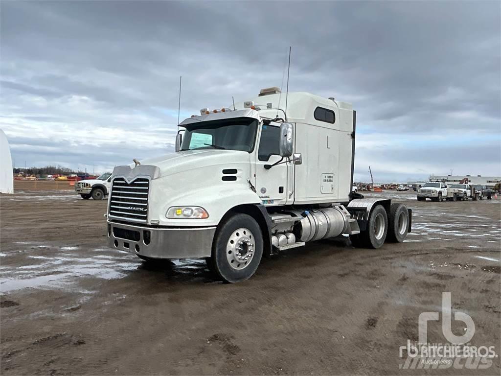 Mack CXU613 Vetopöytäautot
