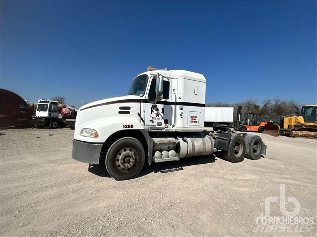 Mack CXU613 Vetopöytäautot