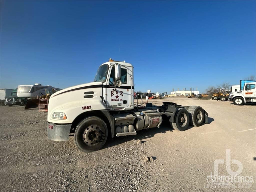 Mack CXU613 Vetopöytäautot