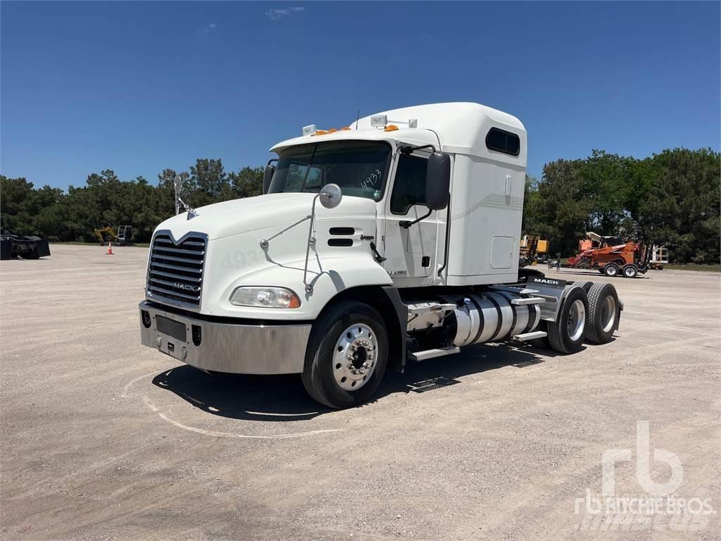 Mack CXU613 Vetopöytäautot