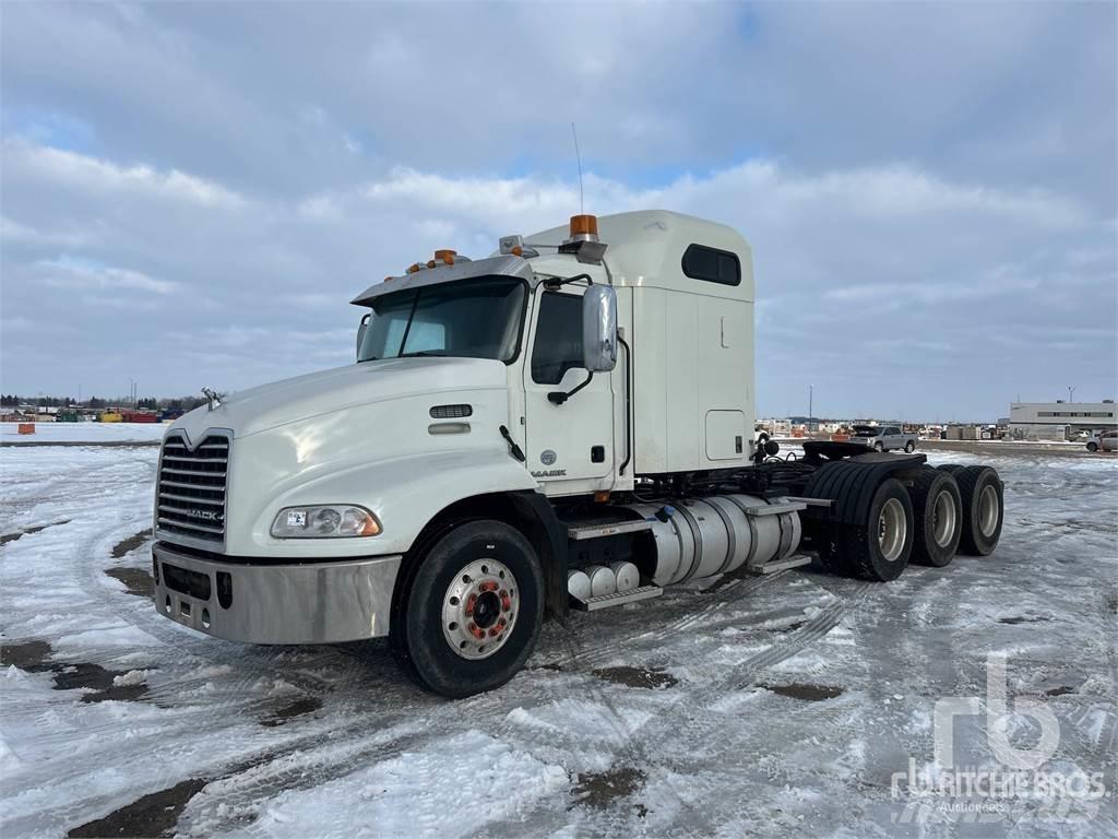 Mack CXU614 Vetopöytäautot