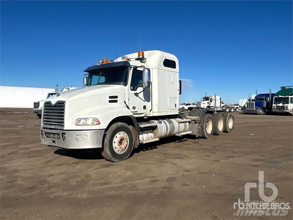Mack CXU614 Vetopöytäautot