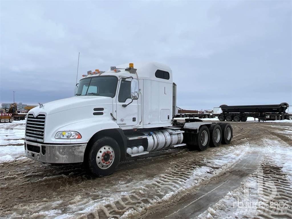 Mack CXU614 Vetopöytäautot