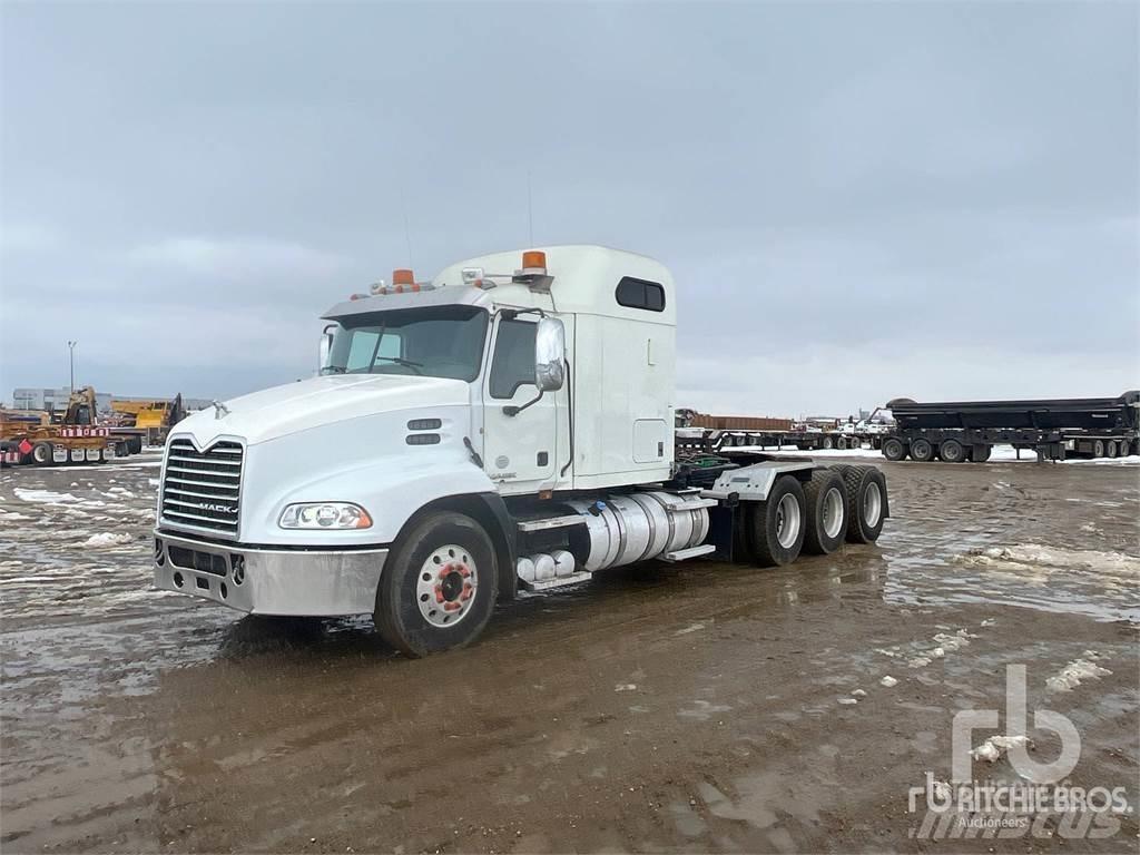 Mack CXU614 Vetopöytäautot