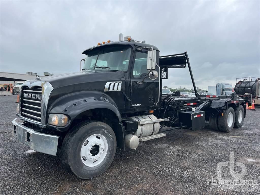 Mack GU713 Vaihtolava-autot