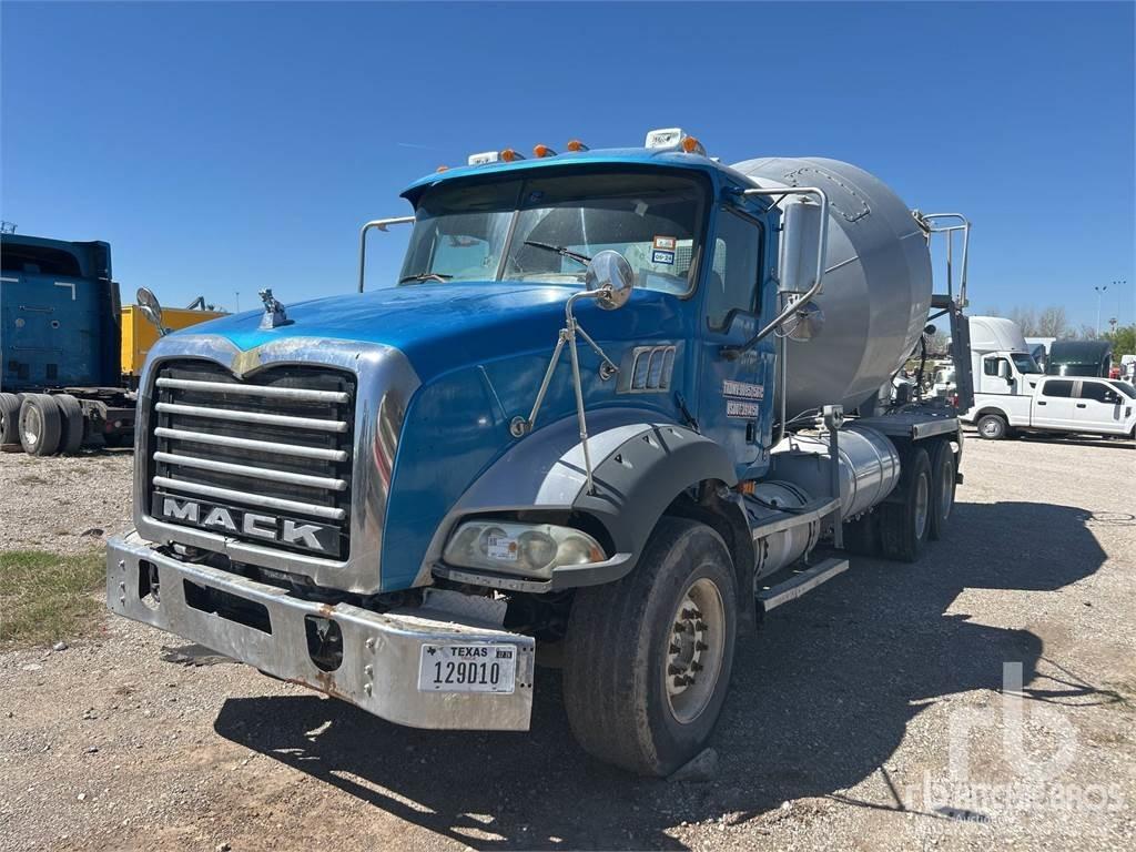 Mack GU813 Betonikuorma-autot