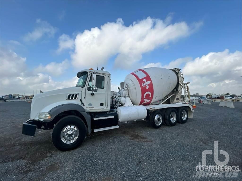 Mack GU813 Betonikuorma-autot