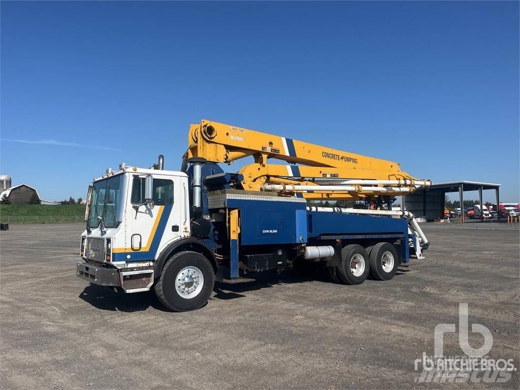 Mack MR688S Betonikuorma-autot