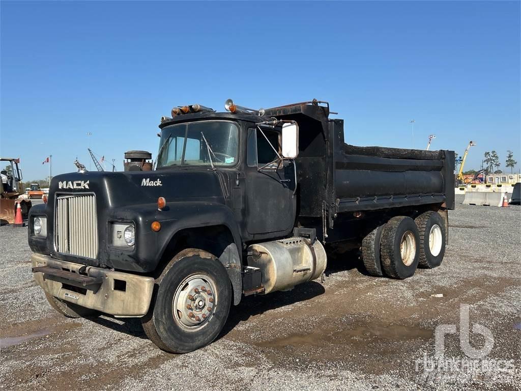 Mack R612 Sora- ja kippiautot