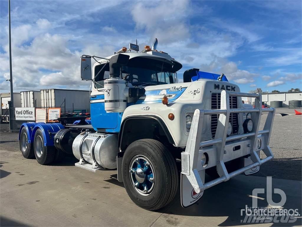 Mack R688RS Kuorma-autoalustat