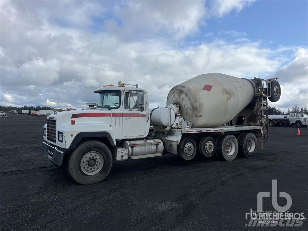 Mack RD688S Betonikuorma-autot