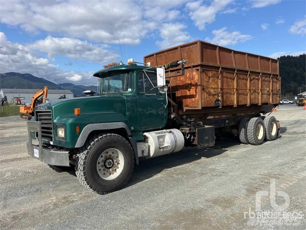 Mack RD688S Vaihtolava-autot