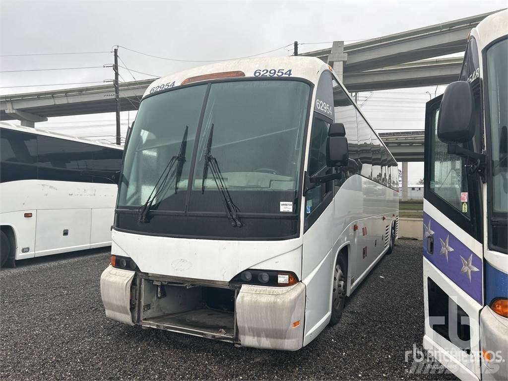 MCI J4500 Turistibussit