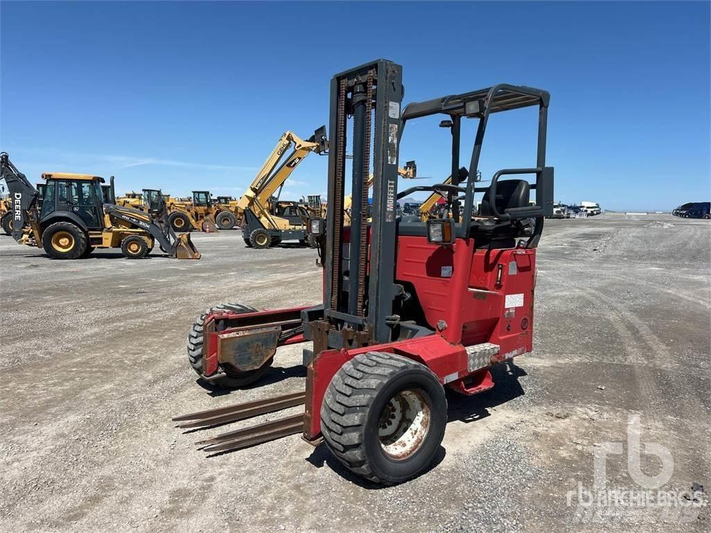  MOFFET M55 BS Maastotrukit