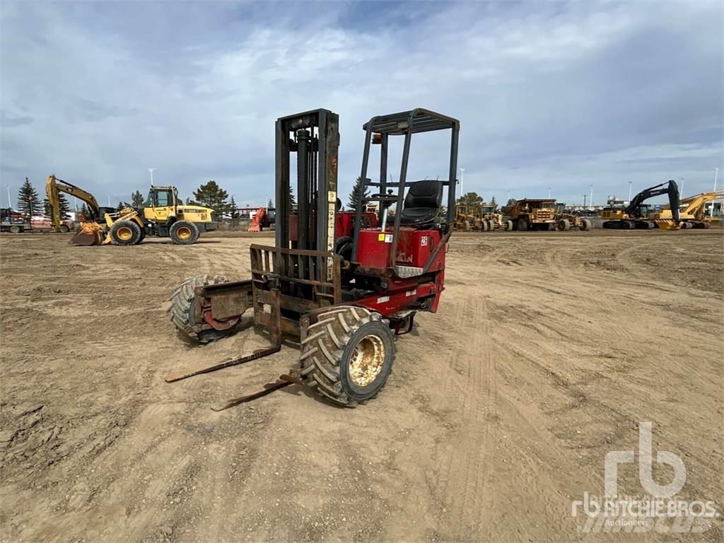Moffett M5000 Maastotrukit