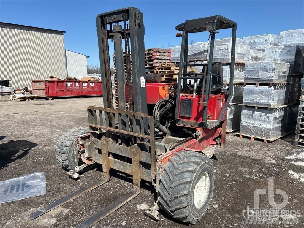 Moffett M5000 Maastotrukit