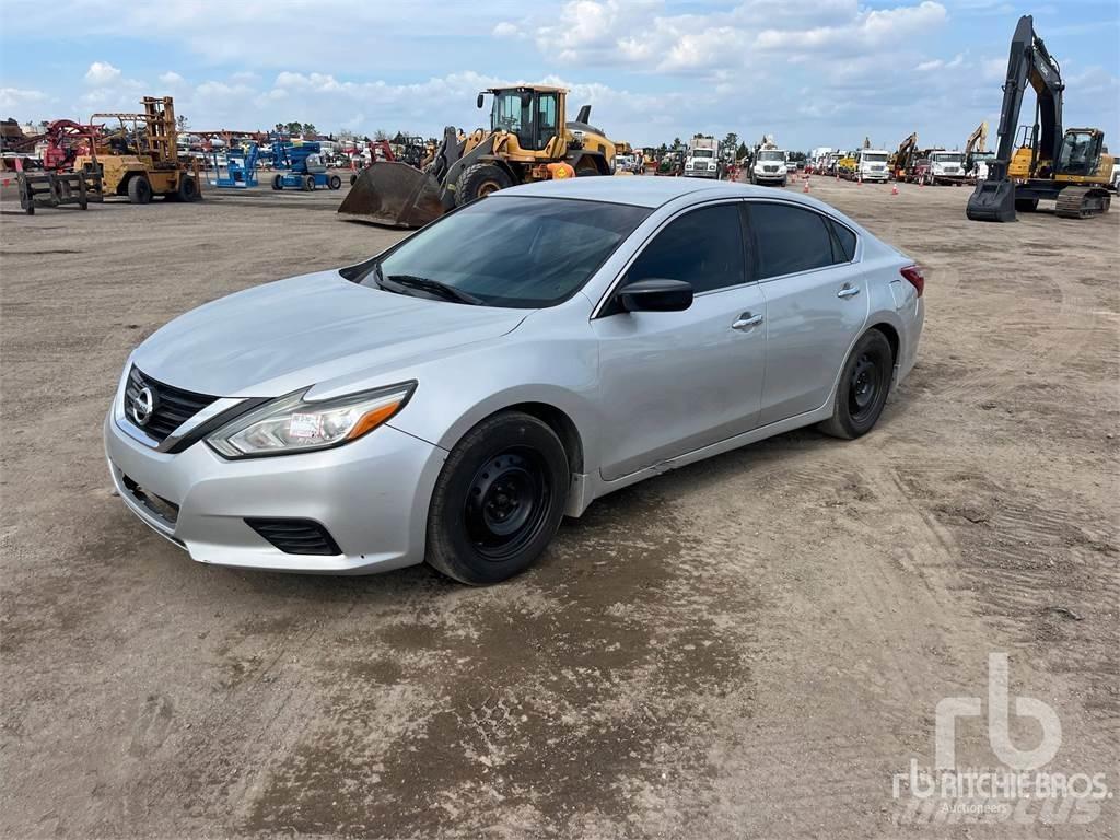 Nissan ALTIMA Henkilöautot