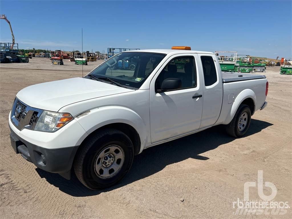 Nissan FRONTIER Lava-autot