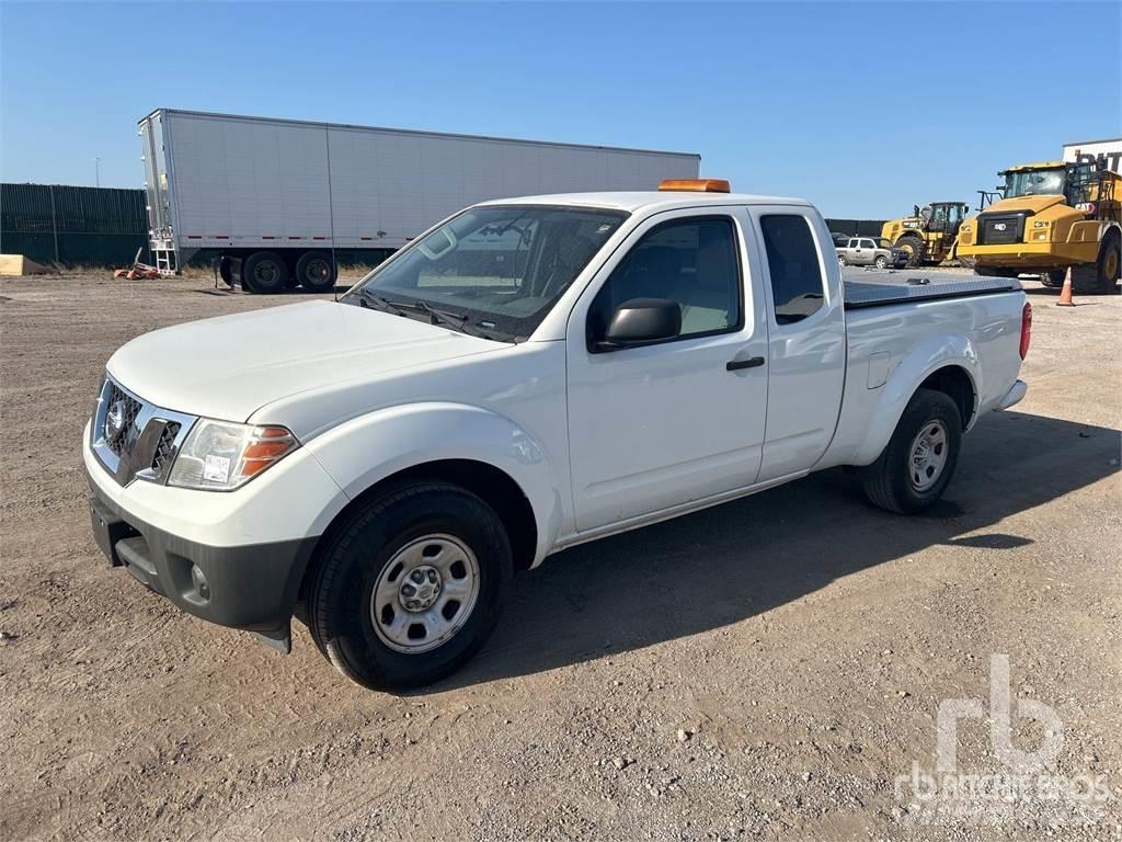 Nissan FRONTIER Lava-autot