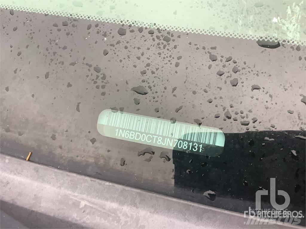 Nissan FRONTIER Lava-autot