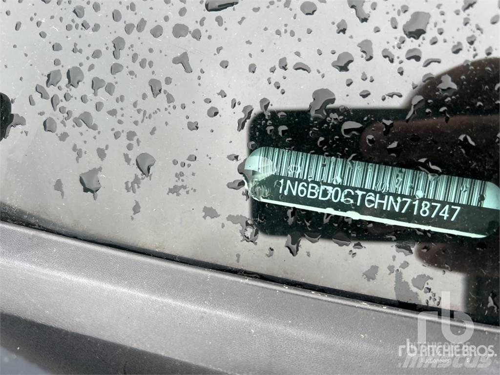 Nissan FRONTIER Lava-autot