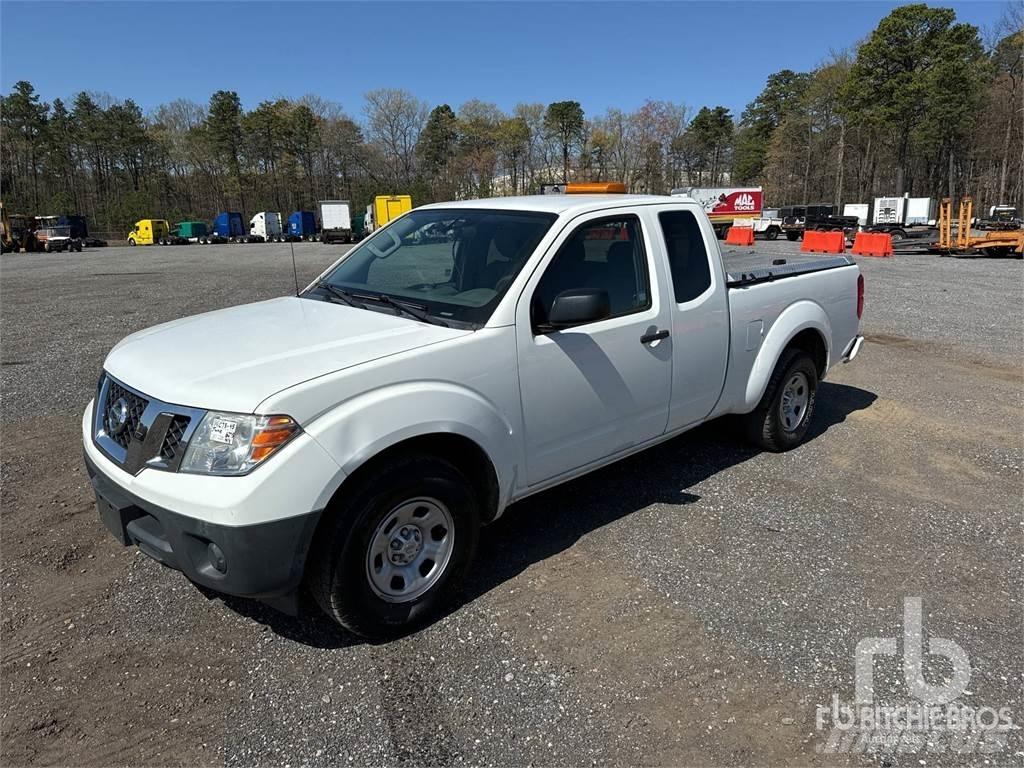 Nissan FRONTIER Lava-autot