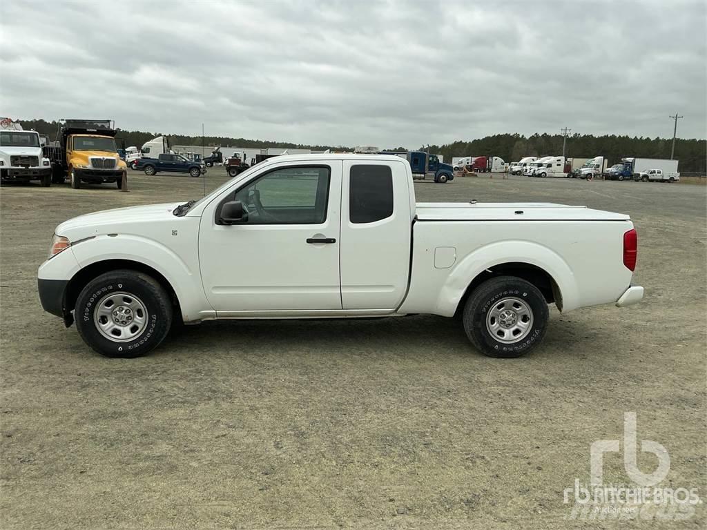 Nissan FRONTIER Lava-autot