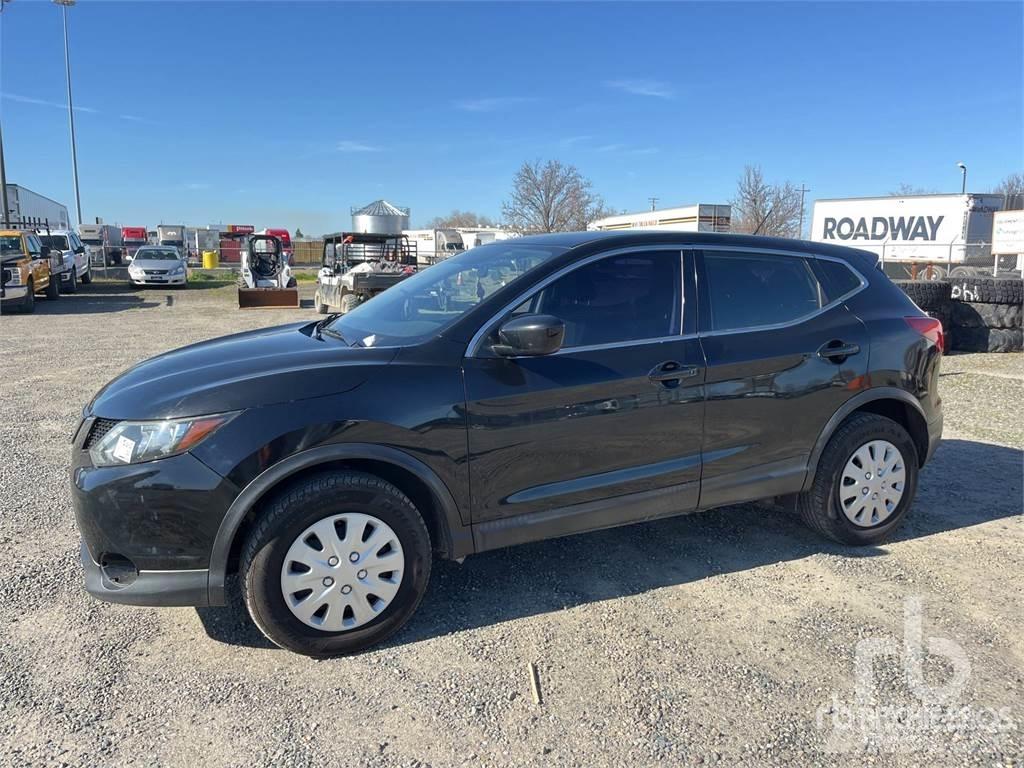 Nissan ROGUE Lava-autot