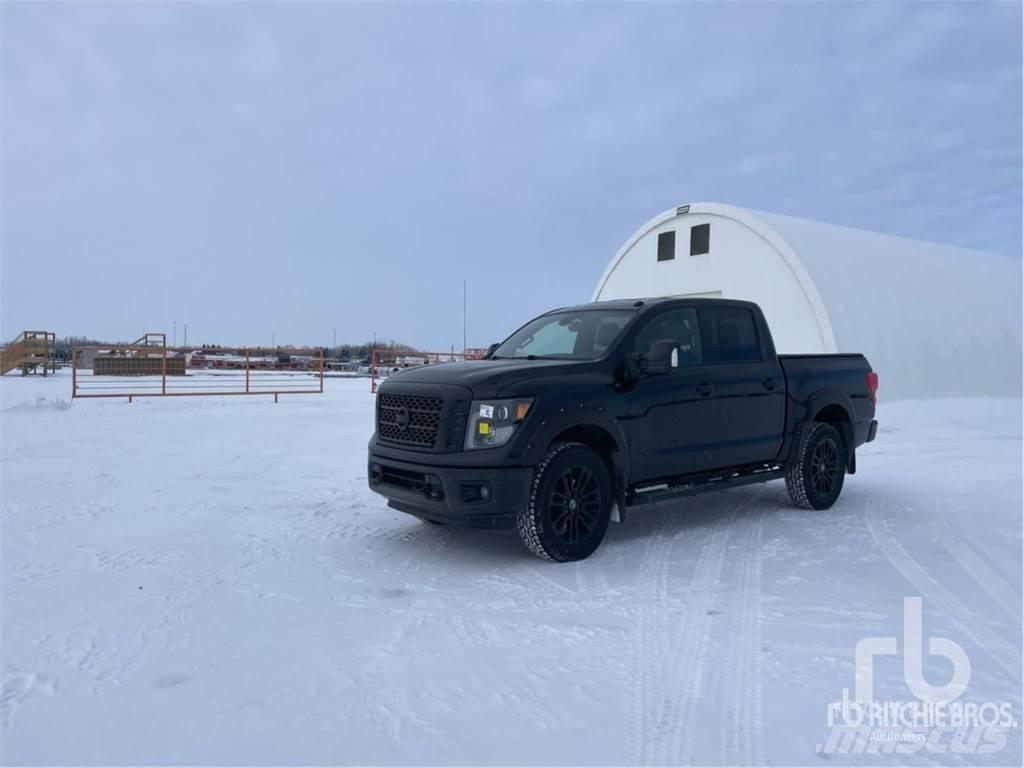 Nissan TITAN Lava-autot