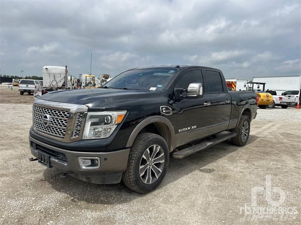 Nissan TITAN Lava-autot