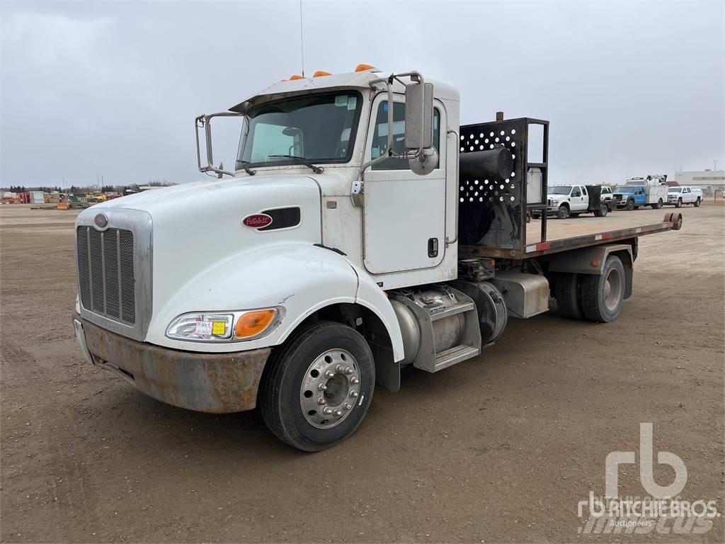 Peterbilt 330 Koukkulava kuorma-autot