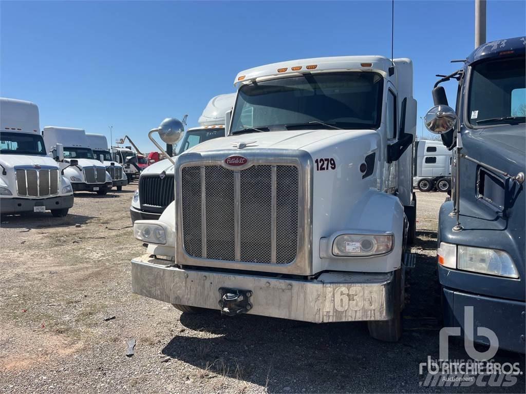 Peterbilt 567 Vetopöytäautot