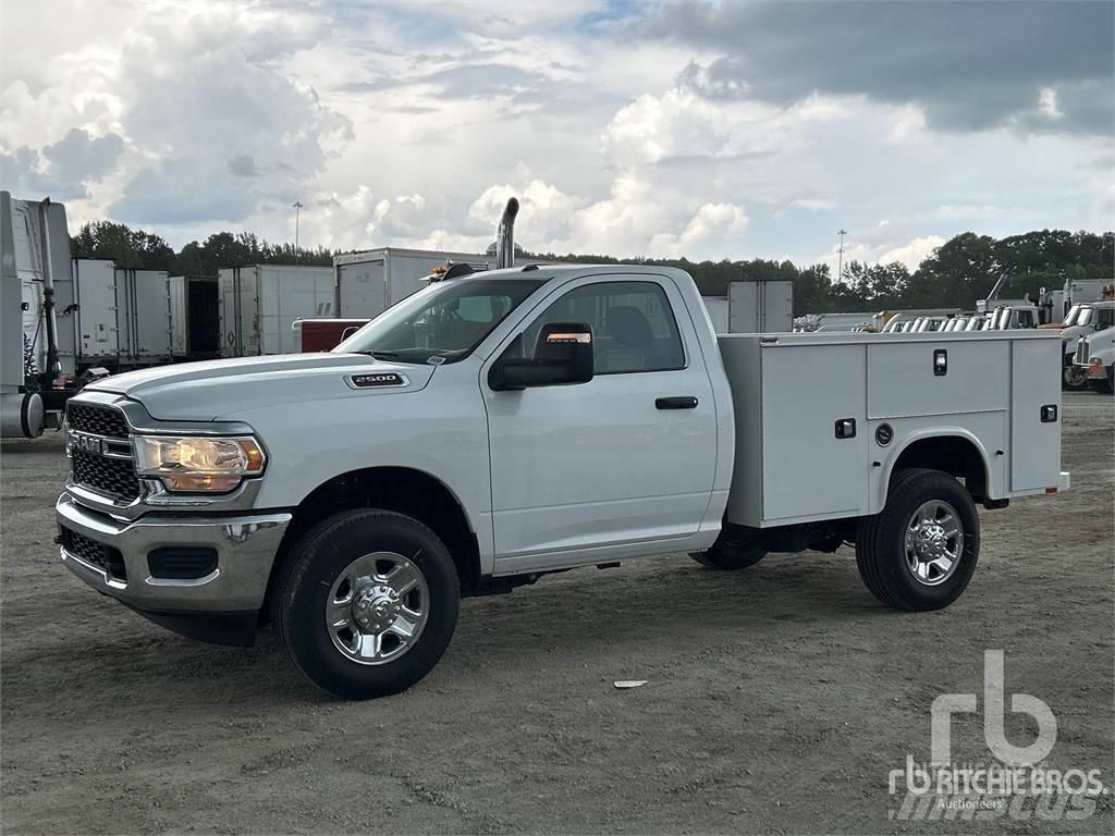 RAM 2500 Tienhoitoautot
