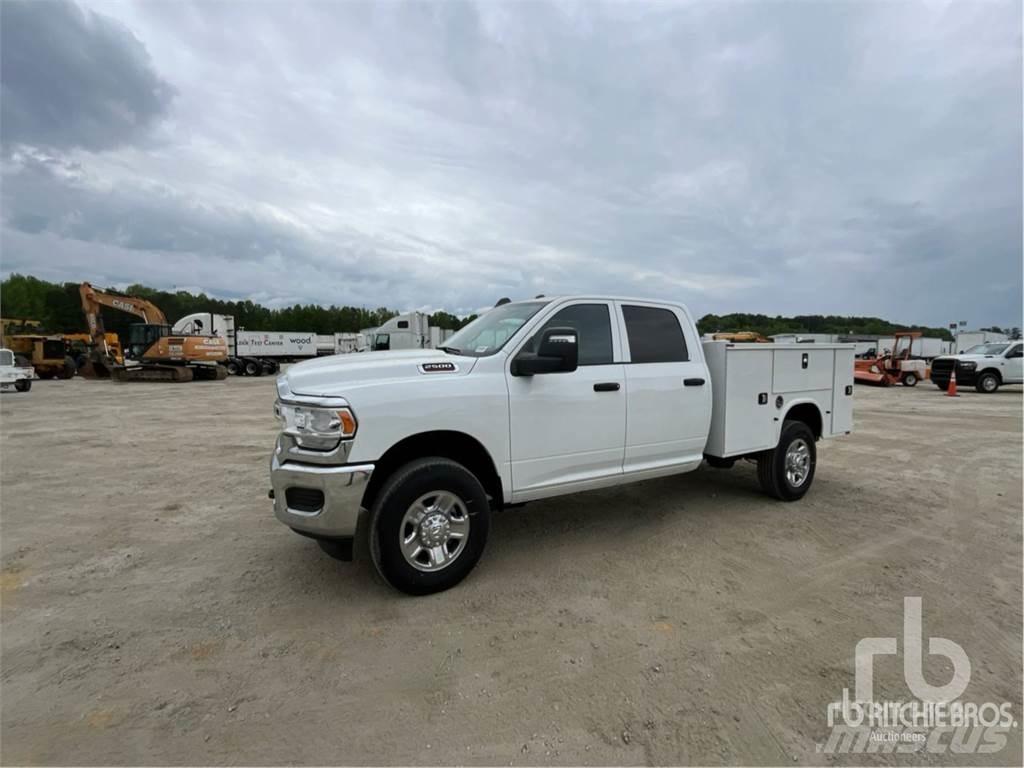 RAM 2500 Tienhoitoautot